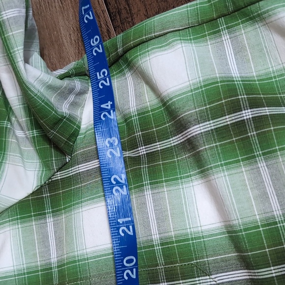 5.11 Tactical Short Sleeve Snap Up Green Plaid Camp Shirt Size Large - Picture 5 of 8